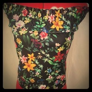 NWT Zara trafulac off shoulder floral top small